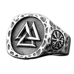 Anel com o triângulo valknut