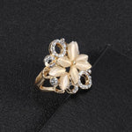 Anel de flor com diamante dourado