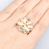 Anel de flor com diamante dourado
