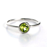 Anel fino de peridoto