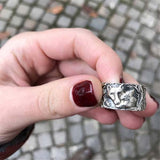 Anel lobo alfa