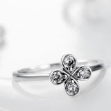 Anel trevo de diamante