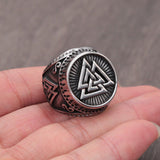 Anel valknut símbolo nórdico