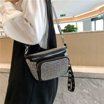 Bolsa de cintura com strass