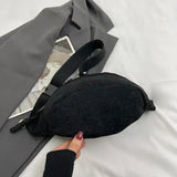 Bolsa de cintura em veludo