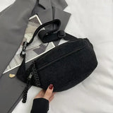 Bolsa de cintura em veludo preto
