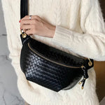 Bolsa de cintura pequena em couro preta preto