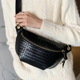 Bolsa de cintura pequena em couro preta preto