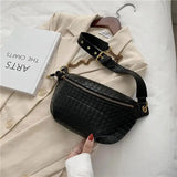 Bolsa de cintura pequena em couro preta preto