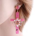 Brincos cruz estilo floral cor-de-rosa