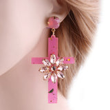 Brincos cruz estilo floral cor-de-rosa