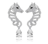 Brincos luxuosos de cavalo transparente
