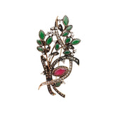 Broche de pedra verde