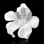 Broche retro flor branco