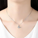 Colar borboleta com um cristal valor por defeito título