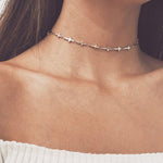 Colar crucifixo discreto
