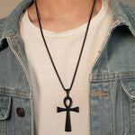 Colar cruz ankh preto