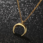 Colar lua invertida ouro