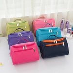 Estojo de maquilhagem com múltiplos bolsos