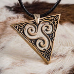 Pendente triskel de bronze valor por defeito título