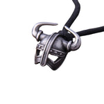 Pingente capacete viking com chifres