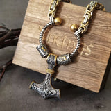 Pingente martelo de viking dourado / 70 cm