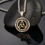 Pingente triquetra aço ouro com corrente / 60 cm