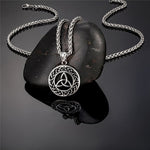 Pingente triquetra aço