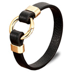Pulseira de couro com círculo dourado