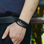 Pulseira de couro com cruz valor por defeito título