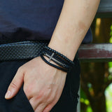 Pulseira de couro com cruz valor por defeito título
