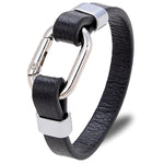 Pulseira de couro com mosquetão