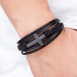 Pulseira de couro cruz preta