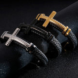 Pulseira elegante com cruz