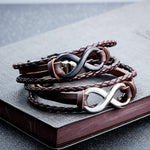 Pulseira infinito em couro entrançado