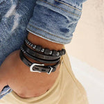Pulseira rígida dourada luxuosa