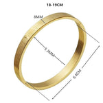 Pulseira rígida dourada luxuosa