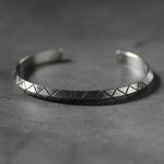 Pulseira rígida formas triangulares prata