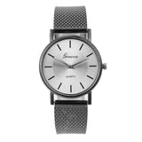 Relógio vintage simples preto e branco