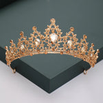 Tiara dourada com strass valor por defeito título