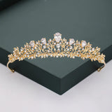 Tiara em metal dourado valor por defeito título