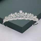 Tiara prateada valor por defeito título